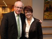 <p>Dr. Inge Gräßle, MdEP und Volker Kauder, MdB beim Besuch des CDU-Generalsekretärs in Brüssel am 13.12.2012</p>